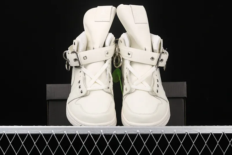 All categories Air Jordan Jordan series basketball shoes Air Jordan 1 High Comme Des Garcons Homme Plus x Air Jordan 1 High "CDG White" AJ1 Joe 1 retro classic high-top versatile cultural basketball shoes CN5738-100